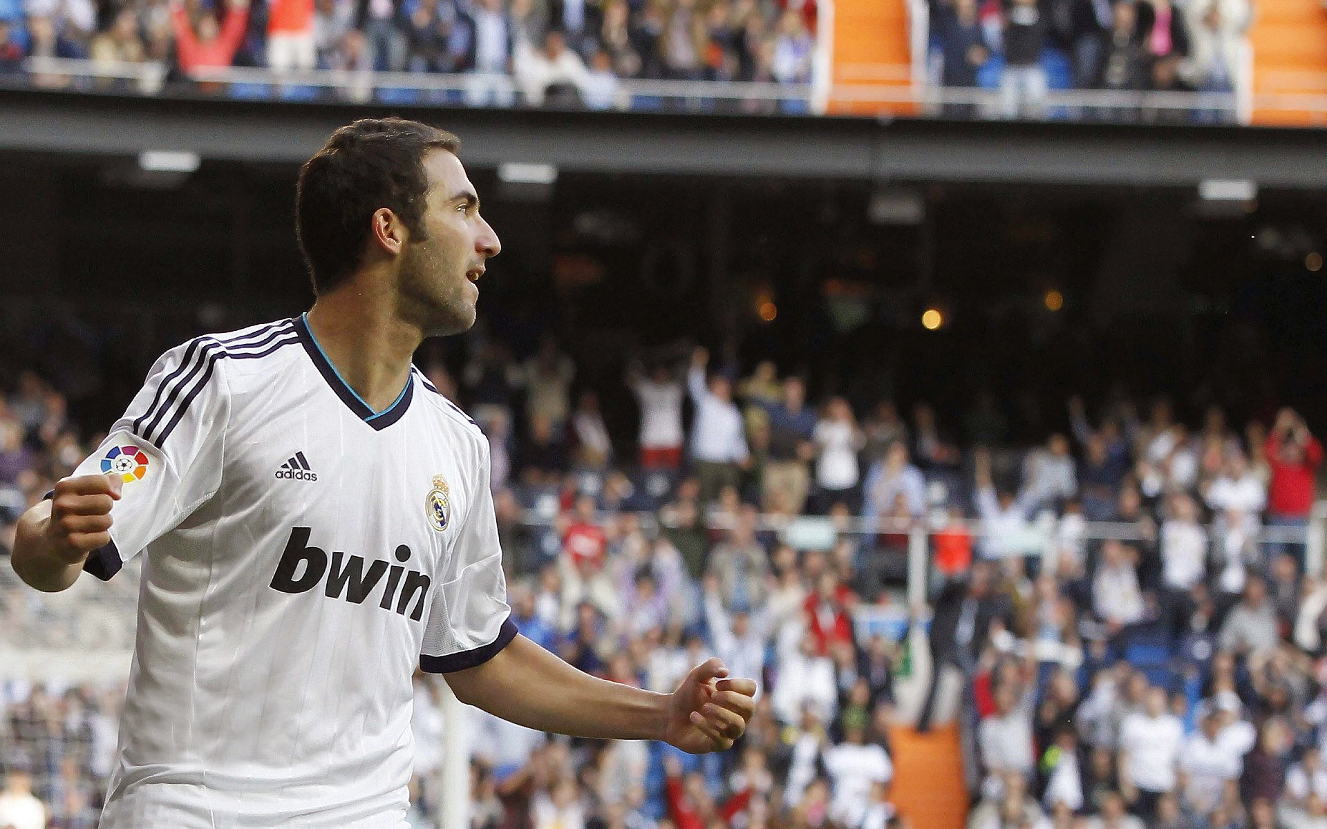 法兰克福边卫布朗成为转会市场热议话题,法国后卫布兰科什么水平